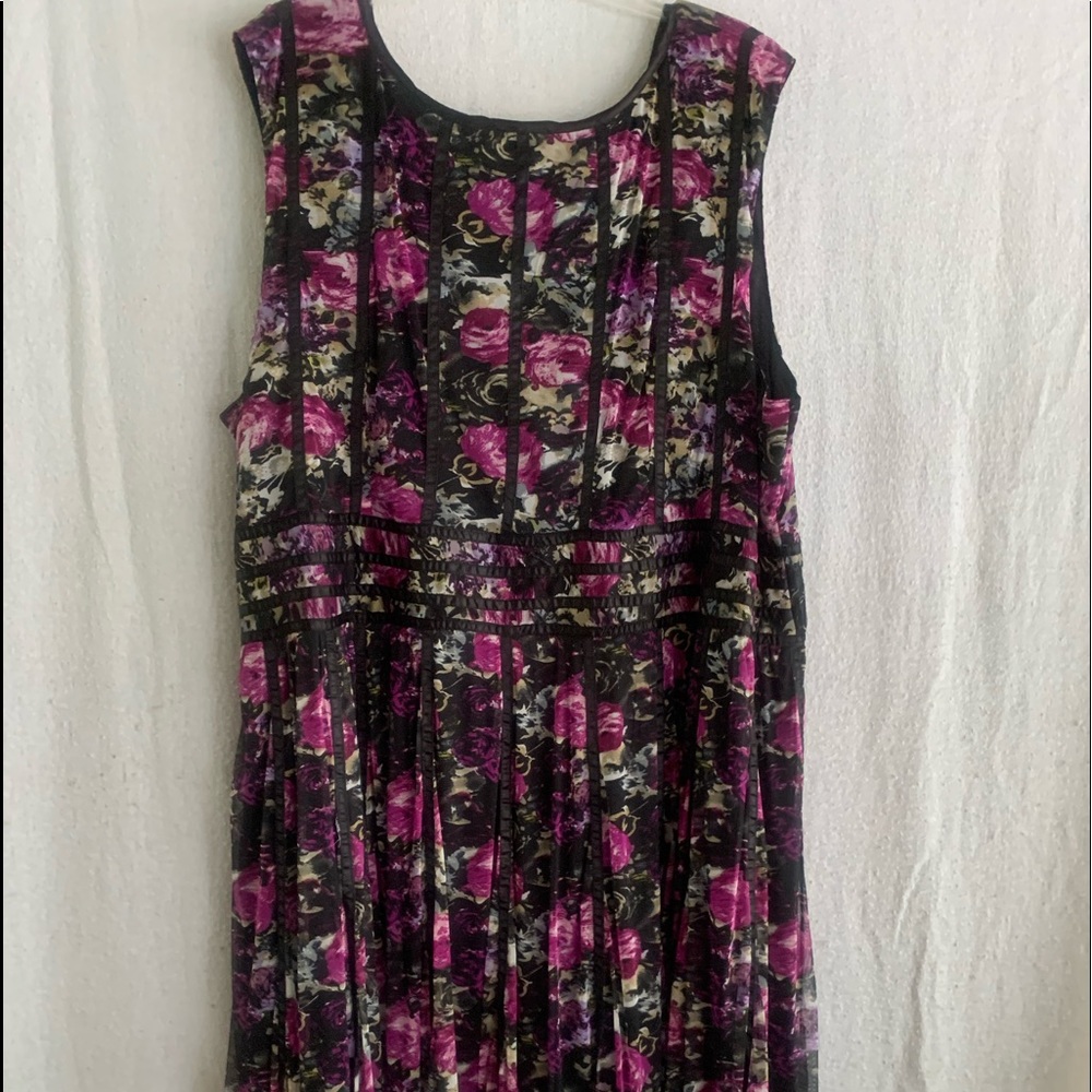 Party dress with beautiful satin ribbon trim - Picture 4 of 6